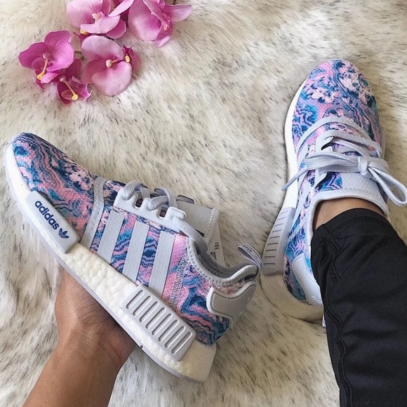 adidas Shoes - NWT🍭 Rare Adidas NMD R1 Tie Dye 6.5Y/8W
